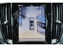 Volvo V60 T8 Recharge AWD Plus Dark - Panorama/schuifdak - IntelliSafe Assist & Surround - 360º Camera - Harman/Kardon audio - Verwarmde voorstoelen, stuur & achterbank - Parkeersensoren voor & achter - Elektr. bedienb. voorstoelen met geheugen - Head up display - Extra getint glas - Inklapbare trekhaak - 18' LMV