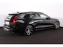 Volvo V60 T8 Recharge AWD Plus Dark - Panorama/schuifdak - IntelliSafe Assist & Surround - 360º Camera - Harman/Kardon audio - Verwarmde voorstoelen, stuur & achterbank - Parkeersensoren voor & achter - Elektr. bedienb. voorstoelen met geheugen - Head up display - Extra getint glas - Inklapbare trekhaak - 18' LMV