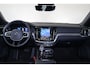 Volvo V60 T8 Recharge AWD Plus Dark - Panorama/schuifdak - IntelliSafe Assist & Surround - 360º Camera - Harman/Kardon audio - Verwarmde voorstoelen, stuur & achterbank - Parkeersensoren voor & achter - Elektr. bedienb. voorstoelen met geheugen - Head up display - Extra getint glas - Inklapbare trekhaak - 18' LMV