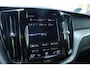 Volvo XC60 2.0 T4 Inscription | Apple carplay/ Android auto | Dodehoek detectie | Autonomous emergency braking | Electronic climate control | Lederen bekleding | Verwarmde voorstoelen |