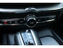Volvo XC60 2.0 T4 Inscription | Apple carplay/ Android auto | Dodehoek detectie | Autonomous emergency braking | Electronic climate control | Lederen bekleding | Verwarmde voorstoelen |
