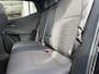 Toyota C-HR / C-HR+ First Edition 77 kWh NIEUW DIRECT LEVERBAAR! STOEL/STUURVERW 20'' LM-VELGEN BLIND SPOT EL-ACHTERKLEP WARMTEPOMP NAVI PARK-SENSOREN CAMERA CLIMA APPLE/ANDROID