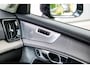Volvo XC90 2.0 T8 Plug-in hybrid AWD Ultra Dark Executive Edition 455 PK | SOH 100% | Black Pack | Luchtvering | Trekhaak | Gelaagd Glas | Bowers & Wilkins | Massage & Ventilatie Stoelen | Panoramadak |