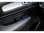 Volvo XC40 2.0 B4 Plus Black Edition | Trekhaak | 360° Camera | Panoramadak | Harman Kardon Audio | Keyless Entry | Elektrische Achterklep | Elektrisch Verstelbare Voorstoelen | Cruise Control Adaptief | BLIS | Google Navigatie | Apple Carplay | Android Auto | Lichtmetalen Velgen 20 inch