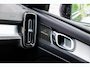Volvo XC40 2.0 B4 Plus Black Edition | Trekhaak | Lichtmetalen Velgen 20 inch | Harman Kardon Audio | Panoramadak | 360 Graden Camera | Parkeersensoren | Keyless Entry | Elektrische Achterklep | Elektrisch Verstelbare Voorstoelen | Stoelverwarming | Google Navigatie | Apple Carplay | Android Auto