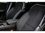 Volvo XC40 2.0 B4 Plus Black Edition | Trekhaak | Lichtmetalen Velgen 20 inch | Harman Kardon Audio | Panoramadak | 360 Graden Camera | Parkeersensoren | Keyless Entry | Elektrische Achterklep | Elektrisch Verstelbare Voorstoelen | Stoelverwarming | Google Navigatie | Apple Carplay | Android Auto