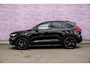 Volvo XC40 2.0 B4 Plus Black Edition | Trekhaak | Lichtmetalen Velgen 20 inch | Harman Kardon Audio | Panoramadak | 360 Graden Camera | Parkeersensoren | Keyless Entry | Elektrische Achterklep | Elektrisch Verstelbare Voorstoelen | Stoelverwarming | Google Navigatie | Apple Carplay | Android Auto