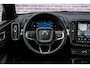 Volvo XC40 2.0 B4 Plus Black Edition | Trekhaak | 360° Camera | Panoramadak | Harman Kardon Audio | Keyless Entry | Elektrische Achterklep | Elektrisch Verstelbare Voorstoelen | Cruise Control Adaptief | BLIS | Google Navigatie | Apple Carplay | Android Auto | Lichtmetalen Velgen 20 inch