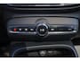 Volvo C40 Recharge Ultimate 69 kWh - Panoramadak - IntelliSafe Assist & Surround - 360º Camera - Harman/Kardon audio - Verwarmde voorstoelen & stuur - Parkeersensoren voor & achter - Elektr. bedienb. voorstoelen met geheugen links - Draadloze tel. lader - Elektr. inklapbare trekhaak - 19' LMV