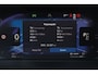 Volvo C40 Recharge Ultimate 69 kWh - Panoramadak - IntelliSafe Assist & Surround - 360º Camera - Harman/Kardon audio - Verwarmde voorstoelen & stuur - Parkeersensoren voor & achter - Elektr. bedienb. voorstoelen met geheugen links - Draadloze tel. lader - Elektr. inklapbare trekhaak - 19' LMV