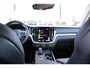 Volvo V60 B3 164PK Automaat Momentum Advantage | Trekhaak | Camera + PDC | Pilot Assist | Getint glas | Verw. Stoel- & stuurwiel |