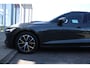 Volvo V60 B3 164PK Automaat Momentum Advantage | Trekhaak | Camera + PDC | Pilot Assist | Getint glas | Verw. Stoel- & stuurwiel |