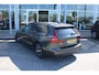Volvo V60 B3 164PK Automaat Momentum Advantage | Trekhaak | Camera + PDC | Pilot Assist | Getint glas | Verw. Stoel- & stuurwiel |