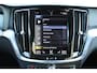 Volvo V60 B3 164PK Automaat Momentum Advantage | Trekhaak | Camera + PDC | Pilot Assist | Getint glas | Verw. Stoel- & stuurwiel |