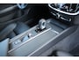 Volvo V60 B3 164PK Automaat Momentum Advantage | Trekhaak | Camera + PDC | Pilot Assist | Getint glas | Verw. Stoel- & stuurwiel |