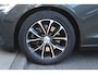 Volvo V60 B3 164PK Automaat Momentum Advantage | Trekhaak | Camera + PDC | Pilot Assist | Getint glas | Verw. Stoel- & stuurwiel |