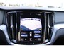 Volvo V60 B3 164PK Automaat Momentum Advantage | Trekhaak | Camera + PDC | Pilot Assist | Getint glas | Verw. Stoel- & stuurwiel |