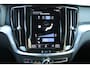 Volvo V60 B3 164PK Automaat Momentum Advantage | Trekhaak | Camera + PDC | Pilot Assist | Getint glas | Verw. Stoel- & stuurwiel |