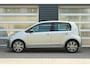 Volkswagen Up! 1.0 MPI 60pk High up! 5-Drs. | Cruise Control | 16" Ypsilon Velgen + Allseason Banden