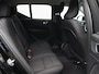 Volvo XC40 1.5 T3 / Stoel+Stuurverwarming / Apple Carplay / Parkeersensoren V+A / Getint Glas / 18" Wielen / Cruise Control /
