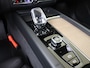 Volvo XC60 T6 AWD Ultra Dark | Luchtvering | Trekhaak | 360° Camera | Panoramadak |