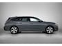 Peugeot 308 SW Allure 1.6 Plug-in Hybrid 180pk Automaat | Lage kilometerstand! | Navigatie | Achteruitrijcamera | Climate Control | Cruise Control | Parkeersensoren v+a | Keyless start | Bluetooth | Draadloze Apple Carplay / Android auto | DAB+ radio | Led koplampen | Volledig digitaal instrumentenpaneel | Donker getint glas | Trekhaak | 17" lichtmetalen velgen |