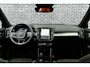 Volvo XC40 2.0 B4 Plus Black Edition | Trekhaak | Lichtmetalen Velgen 20 inch | Harman Kardon Audio | Panoramadak | 360 Graden Camera | Parkeersensoren | Keyless Entry | Elektrische Achterklep | Elektrisch Verstelbare Voorstoelen | Stoelverwarming | Google Navigatie | Apple Carplay | Android Auto