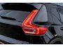 Volvo XC40 2.0 B4 Plus Black Edition | Trekhaak | Lichtmetalen Velgen 20 inch | Harman Kardon Audio | Panoramadak | 360 Graden Camera | Parkeersensoren | Keyless Entry | Elektrische Achterklep | Elektrisch Verstelbare Voorstoelen | Stoelverwarming | Google Navigatie | Apple Carplay | Android Auto