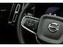 Volvo XC40 2.0 B4 Plus Black Edition | Trekhaak | Lichtmetalen Velgen 20 inch | Harman Kardon Audio | Panoramadak | 360 Graden Camera | Parkeersensoren | Keyless Entry | Elektrische Achterklep | Elektrisch Verstelbare Voorstoelen | Stoelverwarming | Google Navigatie | Apple Carplay | Android Auto