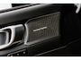 Volvo XC40 2.0 B4 Plus Black Edition | Trekhaak | Lichtmetalen Velgen 20 inch | Harman Kardon Audio | Panoramadak | 360 Graden Camera | Parkeersensoren | Keyless Entry | Elektrische Achterklep | Elektrisch Verstelbare Voorstoelen | Stoelverwarming | Google Navigatie | Apple Carplay | Android Auto