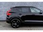 Volvo XC40 2.0 B4 Plus Black Edition | Trekhaak | Lichtmetalen Velgen 20 inch | Harman Kardon Audio | Panoramadak | 360 Graden Camera | Parkeersensoren | Keyless Entry | Elektrische Achterklep | Elektrisch Verstelbare Voorstoelen | Stoelverwarming | Google Navigatie | Apple Carplay | Android Auto