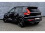 Volvo XC40 2.0 B4 Plus Black Edition | Trekhaak | Lichtmetalen Velgen 20 inch | Harman Kardon Audio | Panoramadak | 360 Graden Camera | Parkeersensoren | Keyless Entry | Elektrische Achterklep | Elektrisch Verstelbare Voorstoelen | Stoelverwarming | Google Navigatie | Apple Carplay | Android Auto