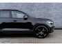 Volvo XC40 2.0 B4 Plus Black Edition | Trekhaak | Lichtmetalen Velgen 20 inch | Harman Kardon Audio | Panoramadak | 360 Graden Camera | Parkeersensoren | Keyless Entry | Elektrische Achterklep | Elektrisch Verstelbare Voorstoelen | Stoelverwarming | Google Navigatie | Apple Carplay | Android Auto