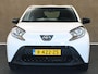 Toyota Aygo X 1.0 VVT-i MT Play - ORIGINEEL NEDERLANDSE AUTO - AIRCO - ADAPTIEVE CRUISE CONTROL - ACHTERUITRIJCAMERA - BLUETOOTH - LICHTSENSOR - DAB RADIO - APPLE CARPLAY/ ANDROID AUTO