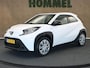 Toyota Aygo X 1.0 VVT-i MT Play - ORIGINEEL NEDERLANDSE AUTO - AIRCO - ADAPTIEVE CRUISE CONTROL - ACHTERUITRIJCAMERA - BLUETOOTH - LICHTSENSOR - DAB RADIO - APPLE CARPLAY/ ANDROID AUTO