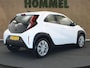 Toyota Aygo X 1.0 VVT-i MT Play - ORIGINEEL NEDERLANDSE AUTO - AIRCO - ADAPTIEVE CRUISE CONTROL - ACHTERUITRIJCAMERA - BLUETOOTH - LICHTSENSOR - DAB RADIO - APPLE CARPLAY/ ANDROID AUTO