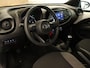 Toyota Aygo X 1.0 VVT-i MT Play - ORIGINEEL NEDERLANDSE AUTO - AIRCO - ADAPTIEVE CRUISE CONTROL - ACHTERUITRIJCAMERA - BLUETOOTH - LICHTSENSOR - DAB RADIO - APPLE CARPLAY/ ANDROID AUTO
