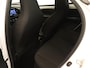 Toyota Aygo X 1.0 VVT-i MT Play - ORIGINEEL NEDERLANDSE AUTO - AIRCO - ADAPTIEVE CRUISE CONTROL - ACHTERUITRIJCAMERA - BLUETOOTH - LICHTSENSOR - DAB RADIO - APPLE CARPLAY/ ANDROID AUTO