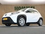 Toyota Aygo X 1.0 VVT-i MT Play - ORIGINEEL NEDERLANDSE AUTO - AIRCO - ADAPTIEVE CRUISE CONTROL - ACHTERUITRIJCAMERA - BLUETOOTH - LICHTSENSOR - DAB RADIO - APPLE CARPLAY/ ANDROID AUTO