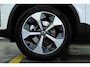 Volvo XC40 B4 Plus Dark | Trekhaak Semi-elektrisch | Adaptieve Cruise Control | Pilot Assist | Google Infotainment | Verwarmbare voorstoelen | Verwarmbaar stuurwiel | Blind Spot Information System | Verwarmbare voorruit | Parkeercamera | Parkeersensoren voor + achter |