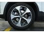 Volvo XC40 B4 Plus Dark | Trekhaak Semi-elektrisch | Adaptieve Cruise Control | Pilot Assist | Google Infotainment | Verwarmbare voorstoelen | Verwarmbaar stuurwiel | Blind Spot Information System | Verwarmbare voorruit | Parkeercamera | Parkeersensoren voor + achter |