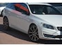 Volvo V60 2.4 D5 Twin Engine R-Design | Airco | Navigatie | Camera | Harman-kardon | NL auto!! | Nederlandse auto dealeronderhouden 144684 NAP aircopomp vorig jaar vernieuwd factuur aanwezig zeer compleet Harman Kardon metallic lak schuif kantel dak standkachel
