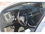 Volvo V60 2.4 D5 Twin Engine R-Design | Airco | Navigatie | Camera | Harman-kardon | NL auto!! | Nederlandse auto dealeronderhouden 144684 NAP aircopomp vorig jaar vernieuwd factuur aanwezig zeer compleet Harman Kardon metallic lak schuif kantel dak standkachel