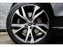 Volvo V60 2.0 B3 Essential Edition | Trekhaak | Achteruitrijcamera | Parkeersensoren | Lederen Bekleding | Stoelverwarming voor en achter | Cruise Control Adaptief | Lichtmetalen Velgen 18 inch | Navigatie | Apple Carplay | Android Auto