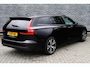 Volvo V60 2.0 B3 Essential Edition | Trekhaak | Achteruitrijcamera | Parkeersensoren | Lederen Bekleding | Stoelverwarming voor en achter | Cruise Control Adaptief | Lichtmetalen Velgen 18 inch | Navigatie | Apple Carplay | Android Auto