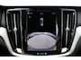 Volvo V60 2.0 B3 Essential Edition | Trekhaak | Achteruitrijcamera | Parkeersensoren | Lederen Bekleding | Stoelverwarming voor en achter | Cruise Control Adaptief | Lichtmetalen Velgen 18 inch | Navigatie | Apple Carplay | Android Auto