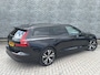 Volvo V60 2.0 B3 Essential Edition | Trekhaak | Achteruitrijcamera | Parkeersensoren | Lederen Bekleding | Stoelverwarming voor en achter | Cruise Control Adaptief | Lichtmetalen Velgen 18 inch | Navigatie | Apple Carplay | Android Auto