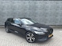 Volvo V60 2.0 B3 Essential Edition | Trekhaak | Achteruitrijcamera | Parkeersensoren | Lederen Bekleding | Stoelverwarming voor en achter | Cruise Control Adaptief | Lichtmetalen Velgen 18 inch | Navigatie | Apple Carplay | Android Auto