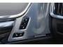 Volvo S90 T8 AWD Ultimate Bright - IntelliSafe Assist & Surround - 360º Camera - Bowers & Wilkins audio - Adaptieve LED koplampen - Verwarmde voorstoelen, stuur & achterbank - Parkeersensoren voor & achter - Elektr. bedienb. voorstoelen met geheugen - Head up display - Extra getint glas - 19' LMV