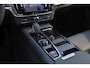 Volvo S90 T8 AWD Ultimate Bright - IntelliSafe Assist & Surround - 360º Camera - Bowers & Wilkins audio - Adaptieve LED koplampen - Verwarmde voorstoelen, stuur & achterbank - Parkeersensoren voor & achter - Elektr. bedienb. voorstoelen met geheugen - Head up display - Extra getint glas - 19' LMV